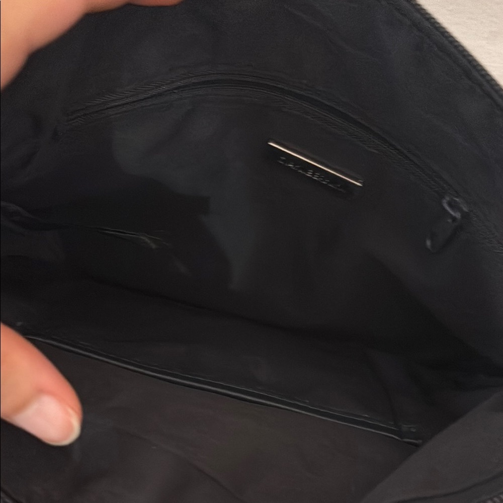 Giani Bernini Messenger Bag with Sleek Design - Picture 3 of 8